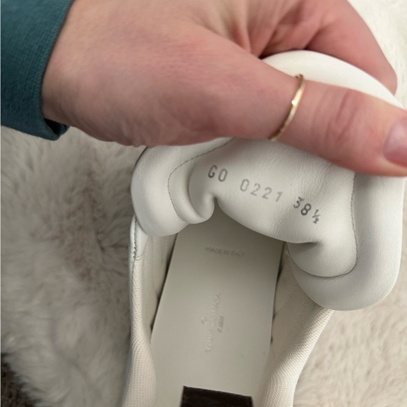 Louis Vuitton Archlight in Rose Clair - Picture 4 of 7